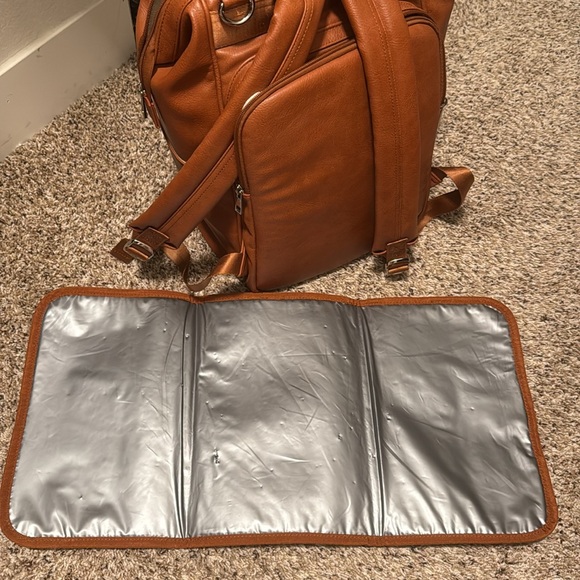 Citi collective leather diaper bag w/ changing pad - Picture 9 of 11